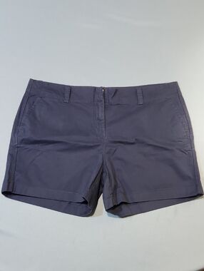 NWT Vineyard Vines Womens Navy Shorts. Size 16.